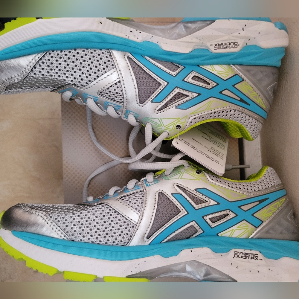 ASICS GEL GT-2000 women's Runner Sneakers-New